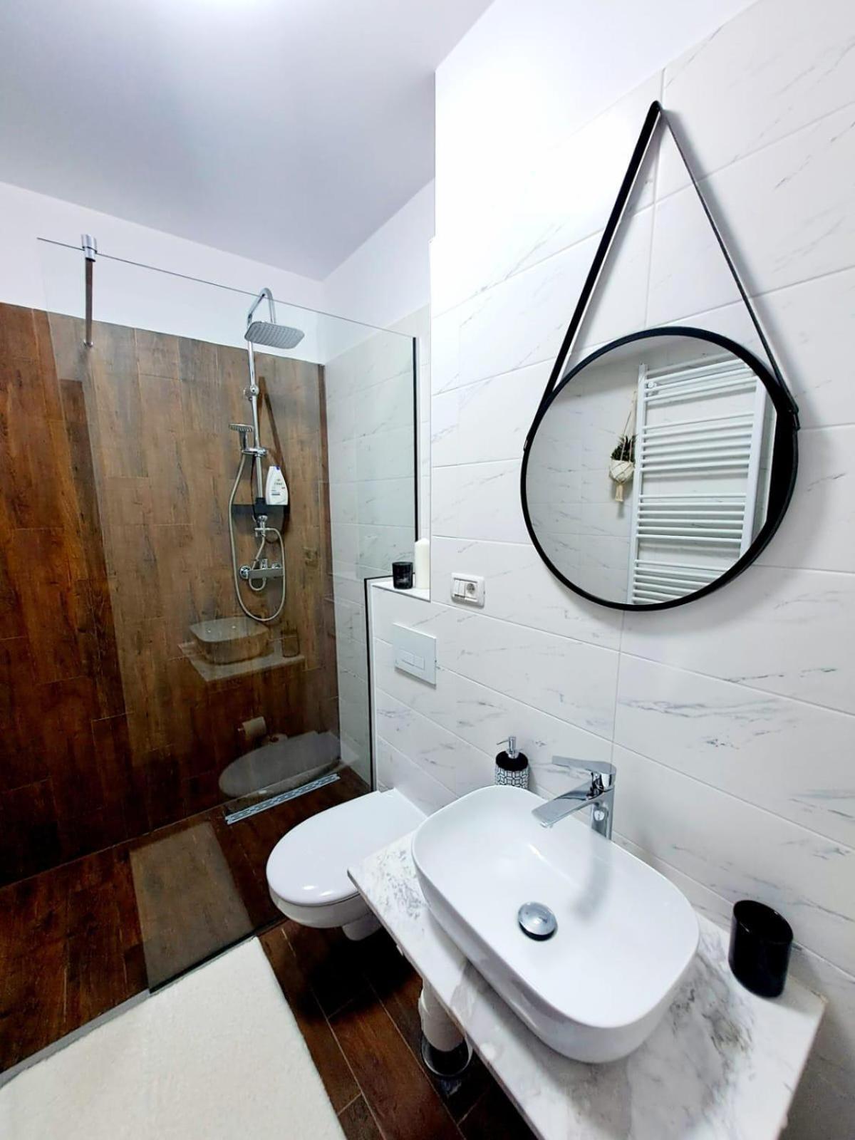 Mountain Breeze Luxury Apartment Ac & Parcare Privata Μπρασόβ Εξωτερικό φωτογραφία