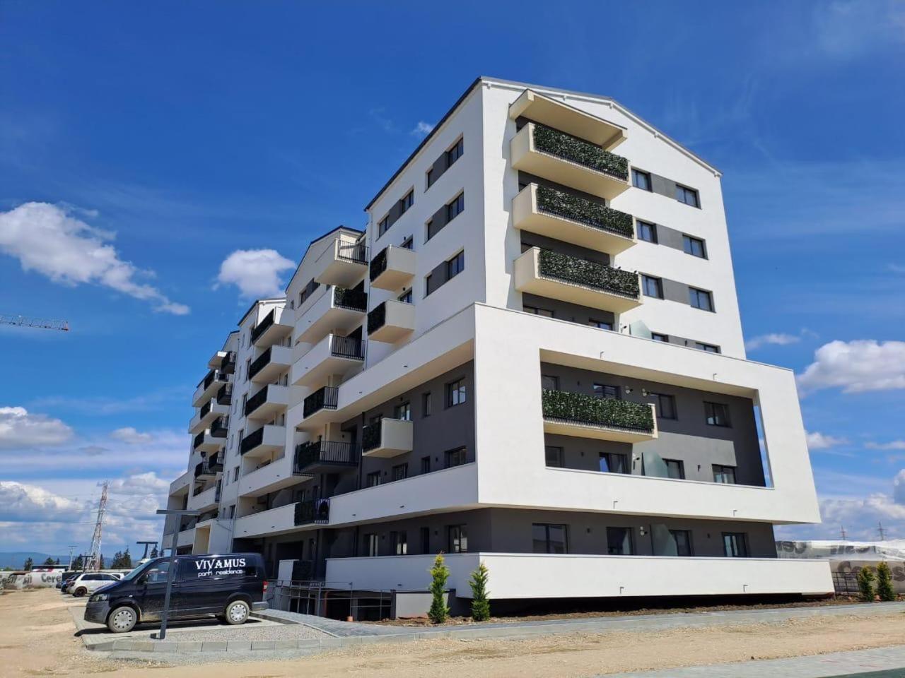 Mountain Breeze Luxury Apartment Ac & Parcare Privata Μπρασόβ Εξωτερικό φωτογραφία