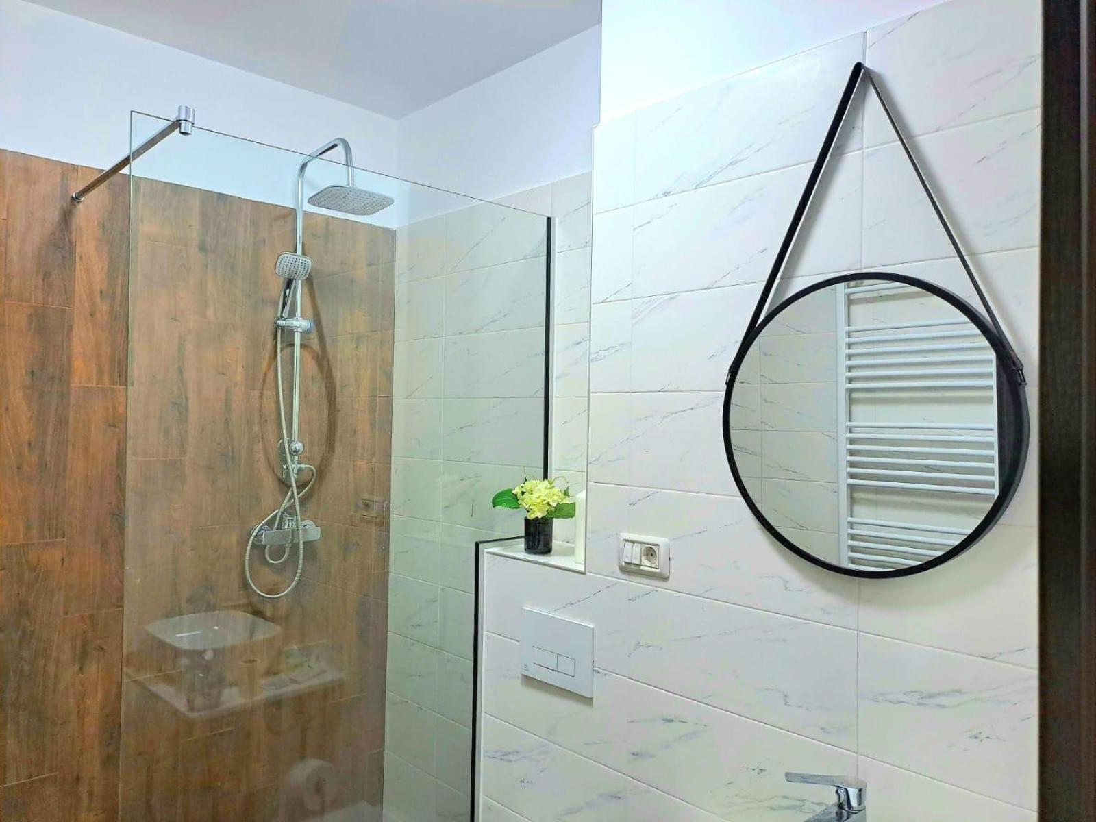 Mountain Breeze Luxury Apartment Ac & Parcare Privata Μπρασόβ Εξωτερικό φωτογραφία