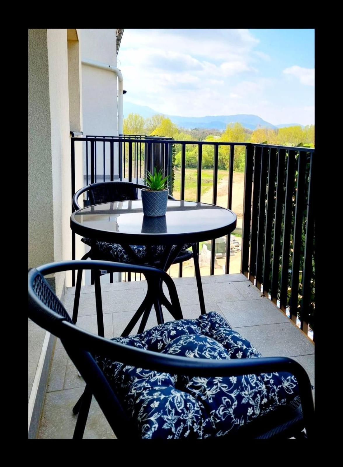 Mountain Breeze Luxury Apartment Ac & Parcare Privata Μπρασόβ Εξωτερικό φωτογραφία